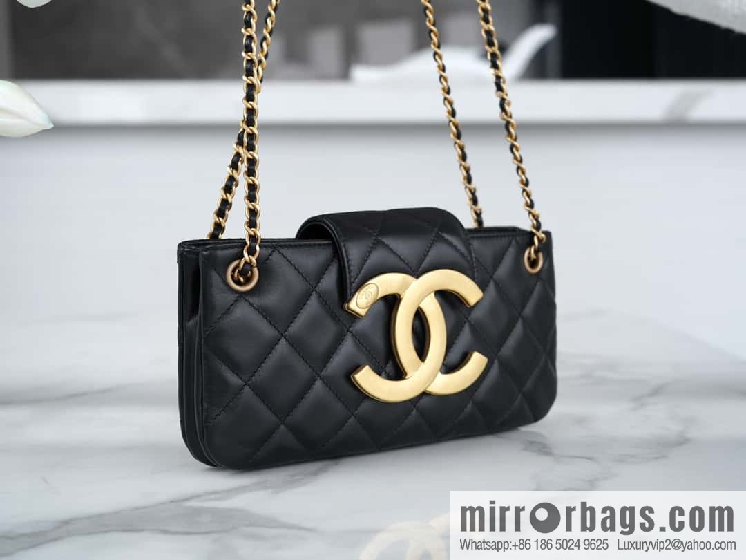 CHANEL | Original small sheepskin Vintage baguette bag AS4611
