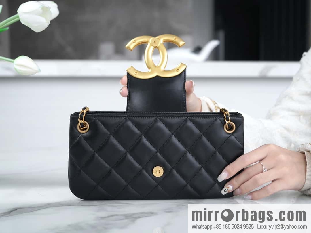 CHANEL | Original small sheepskin Vintage baguette bag AS4611