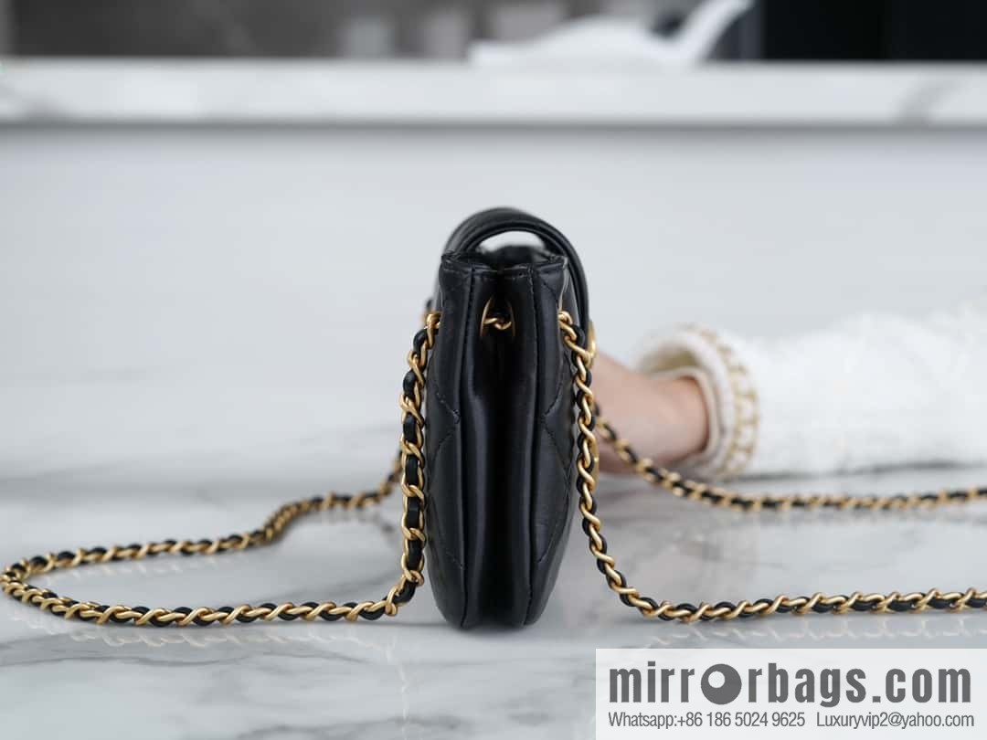 CHANEL | Original small sheepskin Vintage baguette bag AS4611