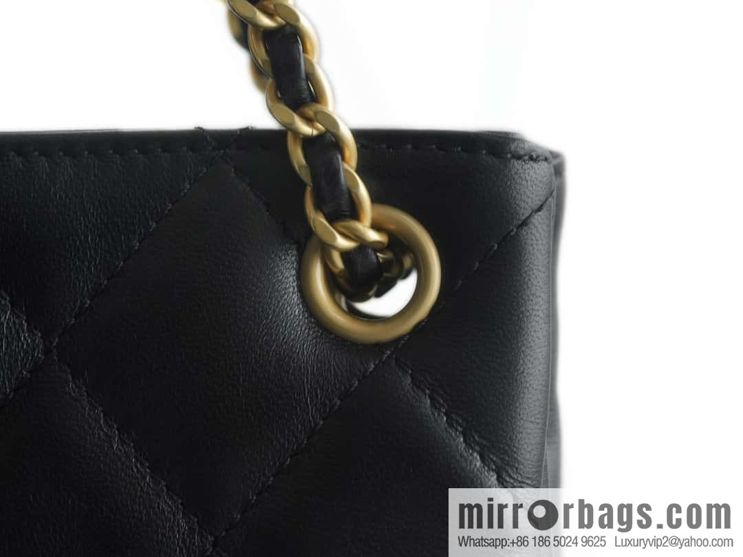 CHANEL | Original small sheepskin Vintage baguette bag AS4611
