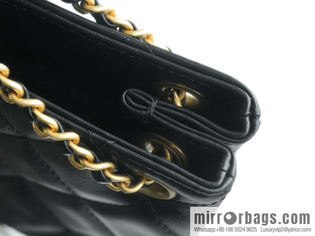CHANEL | Original small sheepskin Vintage baguette bag AS4611