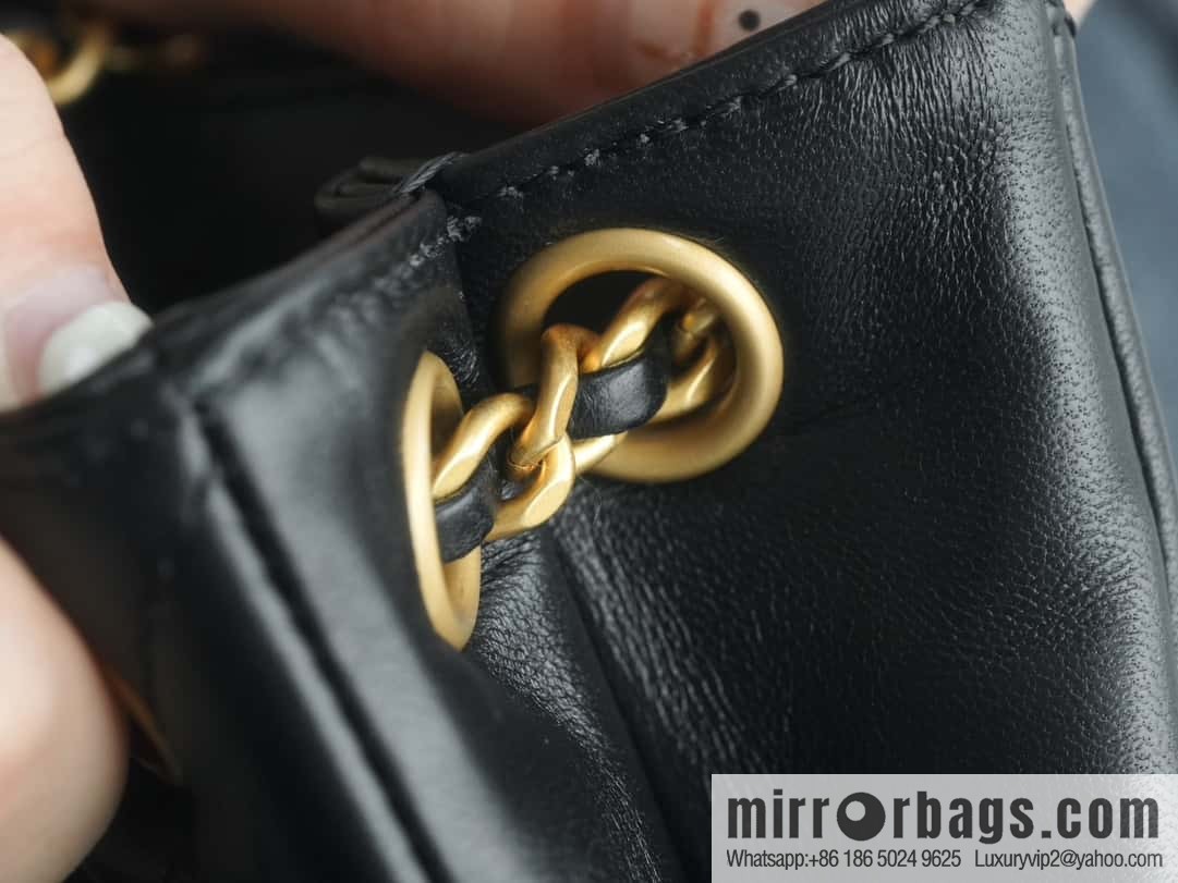 CHANEL | Original small sheepskin Vintage baguette bag AS4611