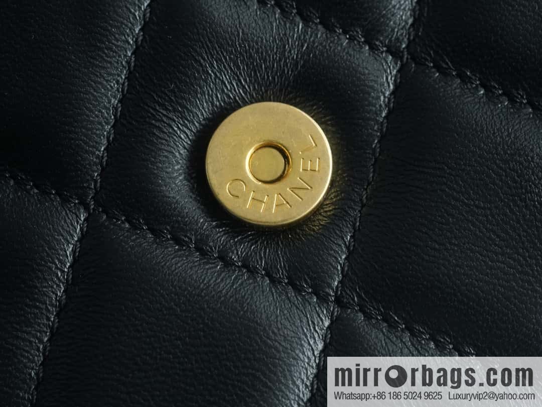 CHANEL | Original small sheepskin Vintage baguette bag AS4611