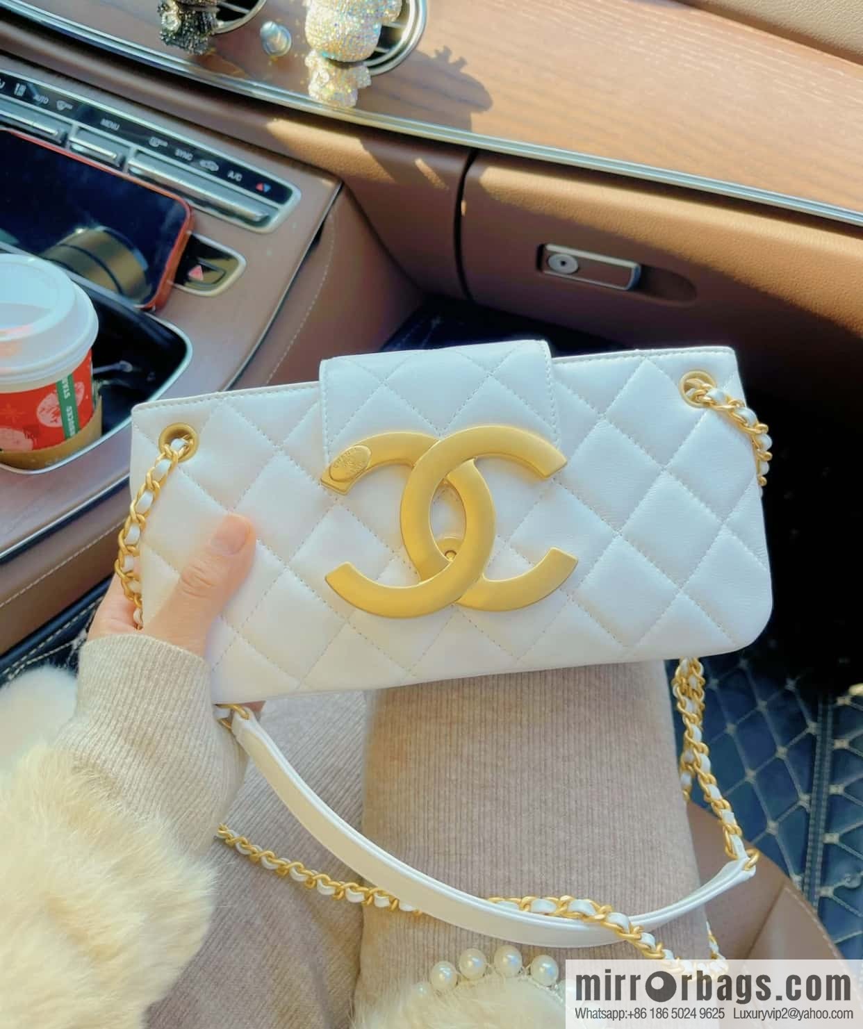 CHANEL | Original small sheepskin Vintage baguette bag AS4611 white