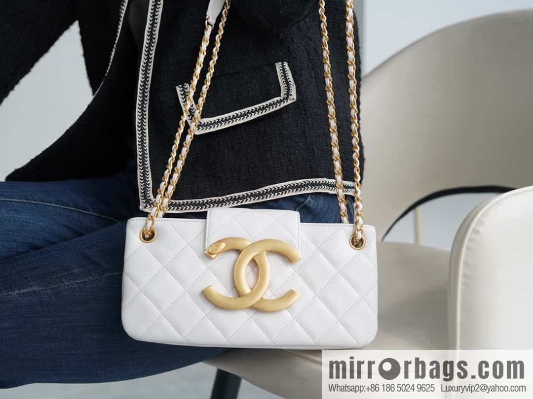 CHANEL | Original small sheepskin Vintage baguette bag AS4611 white