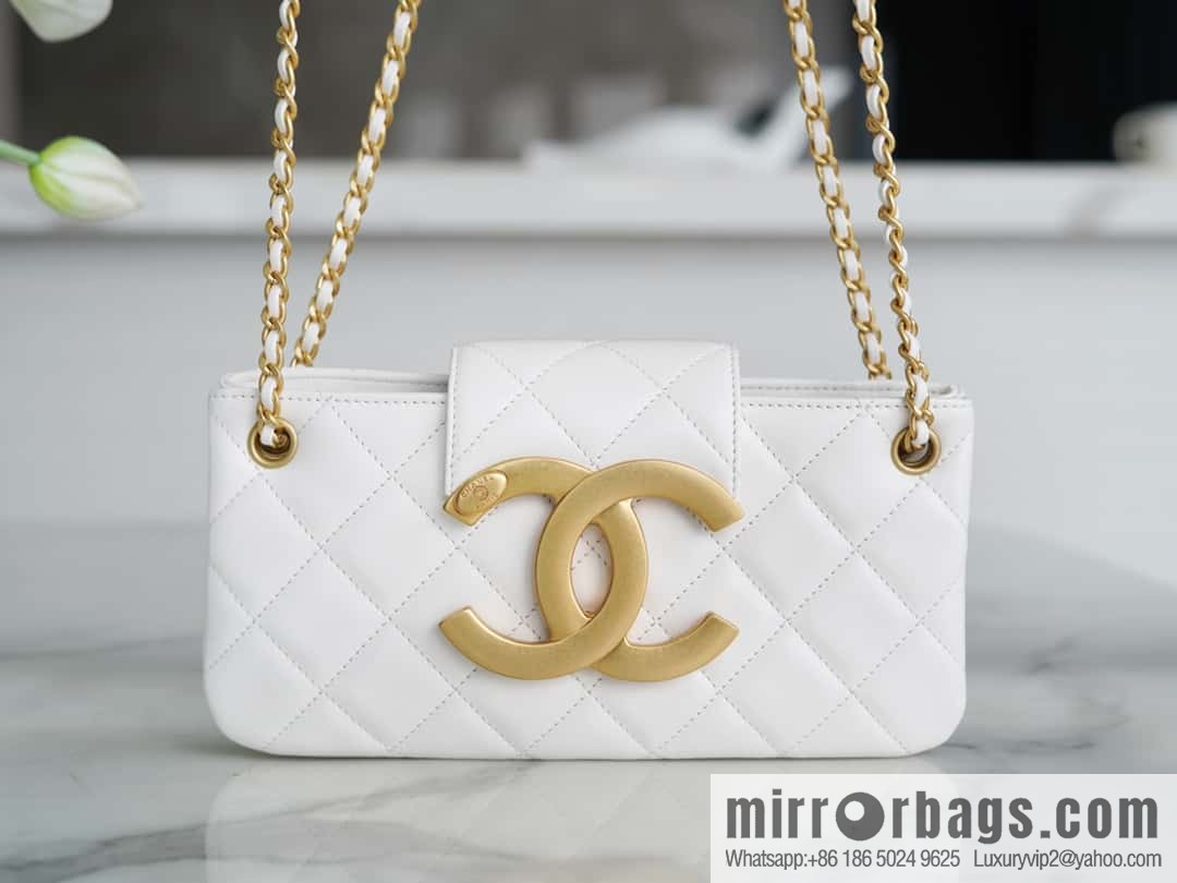 CHANEL | Original small sheepskin Vintage baguette bag AS4611 white