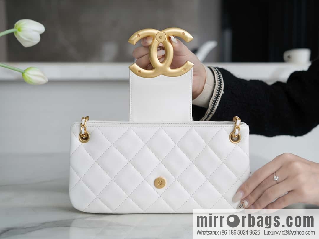 CHANEL | Original small sheepskin Vintage baguette bag AS4611 white