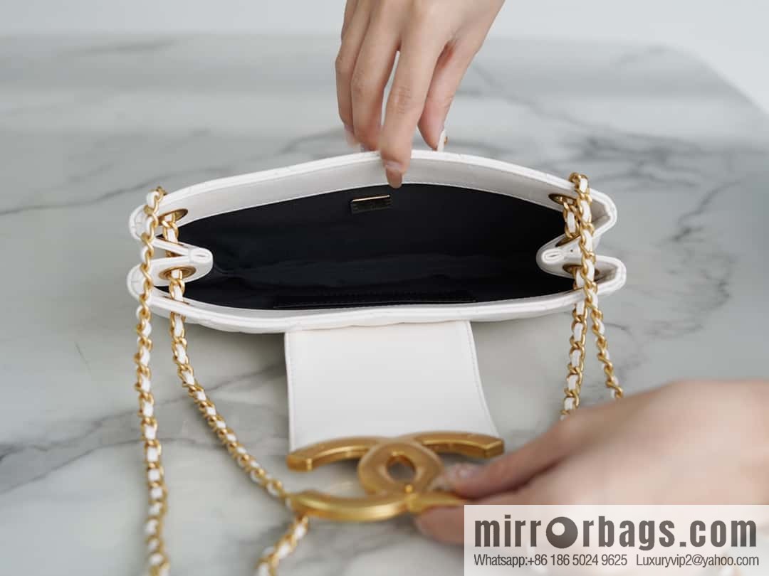 CHANEL | Original small sheepskin Vintage baguette bag AS4611 white