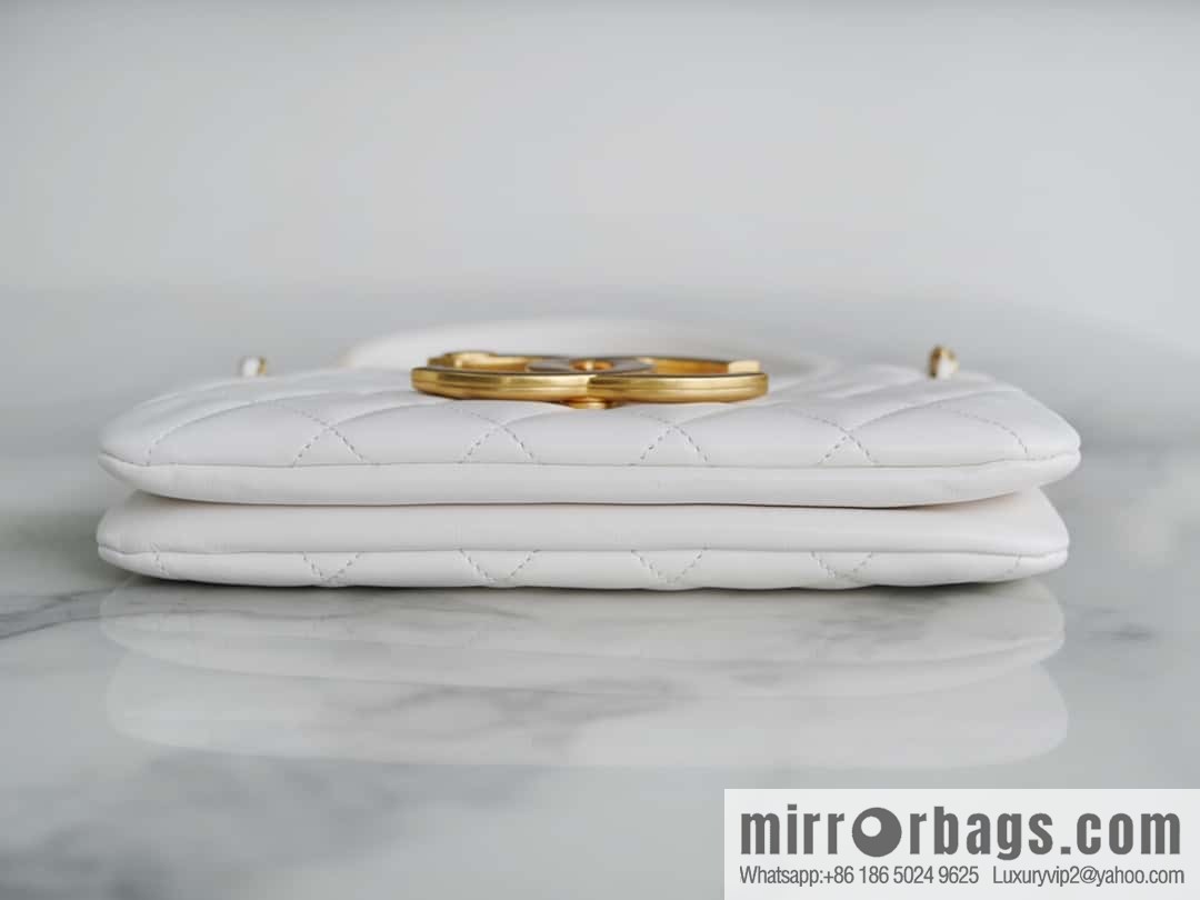 CHANEL | Original small sheepskin Vintage baguette bag AS4611 white