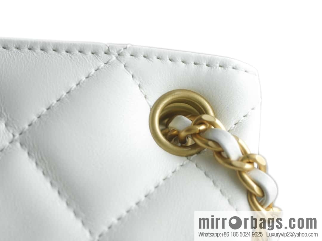 CHANEL | Original small sheepskin Vintage baguette bag AS4611 white