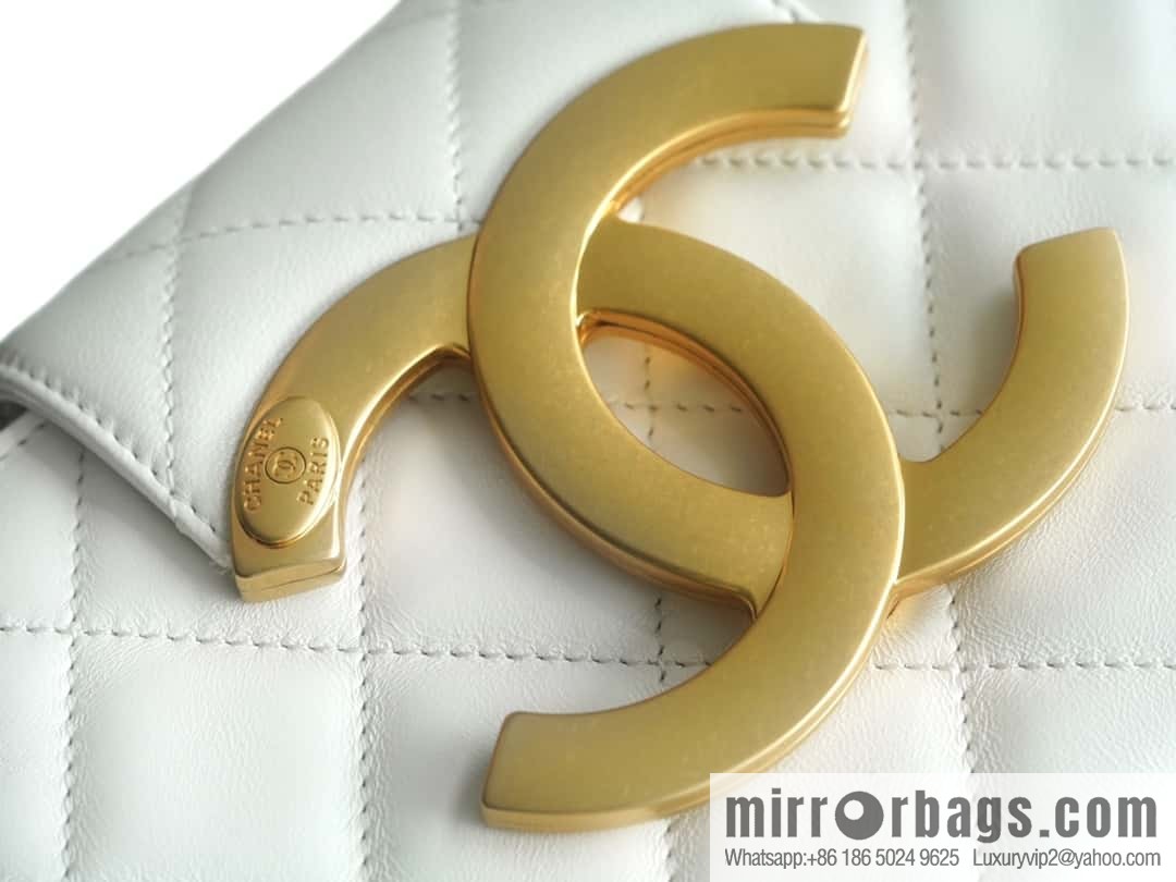CHANEL | Original small sheepskin Vintage baguette bag AS4611 white