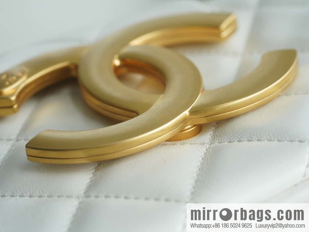 CHANEL | Original small sheepskin Vintage baguette bag AS4611 white