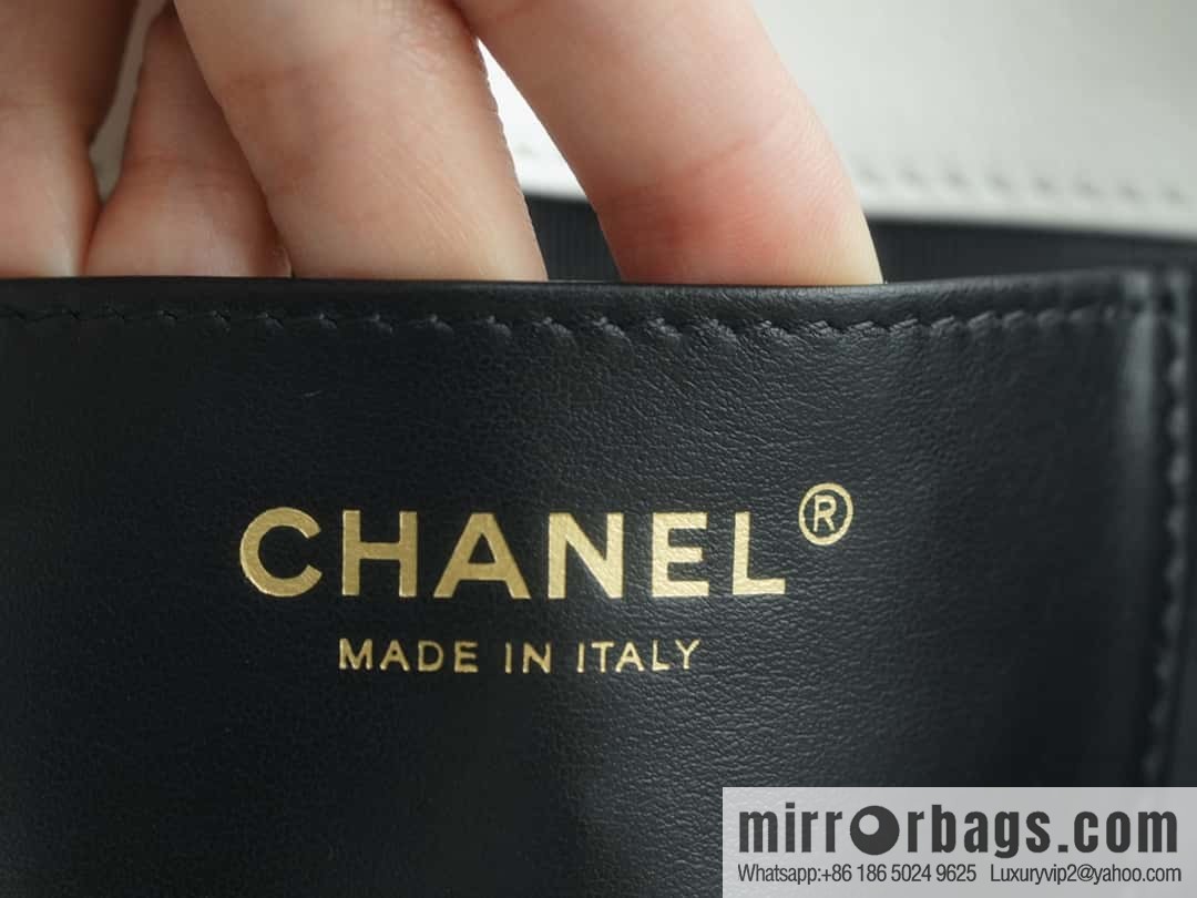 CHANEL | Original small sheepskin Vintage baguette bag AS4611 white