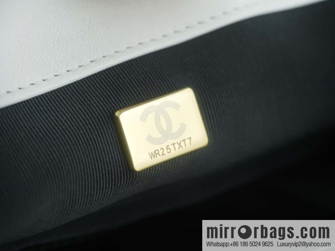 CHANEL | Original small sheepskin Vintage baguette bag AS4611 white