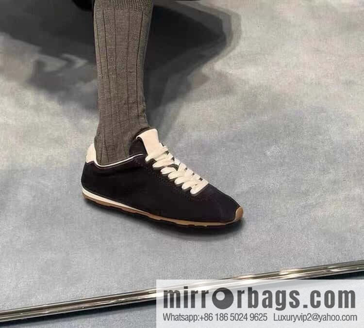 MIUMIU Miu Miu Early spring flat-soled lace-up Forrest training shoes