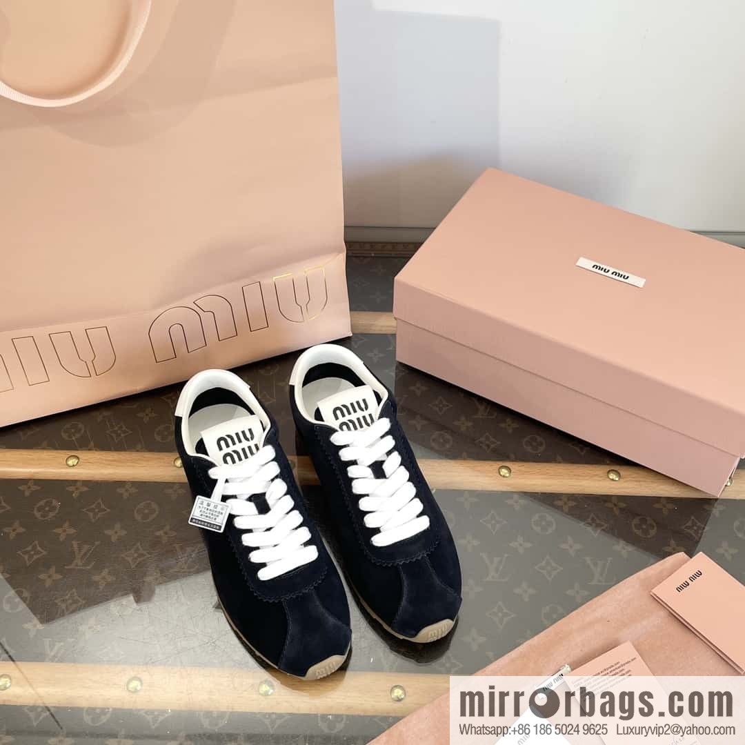 MIUMIU Miu Miu Early spring flat-soled lace-up Forrest training shoes