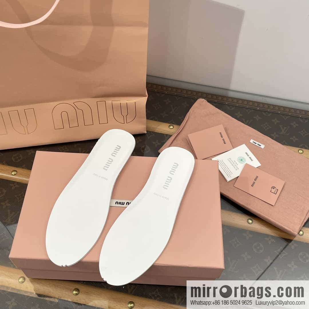 MIUMIU Miu Miu Early spring flat-soled lace-up Forrest training shoes