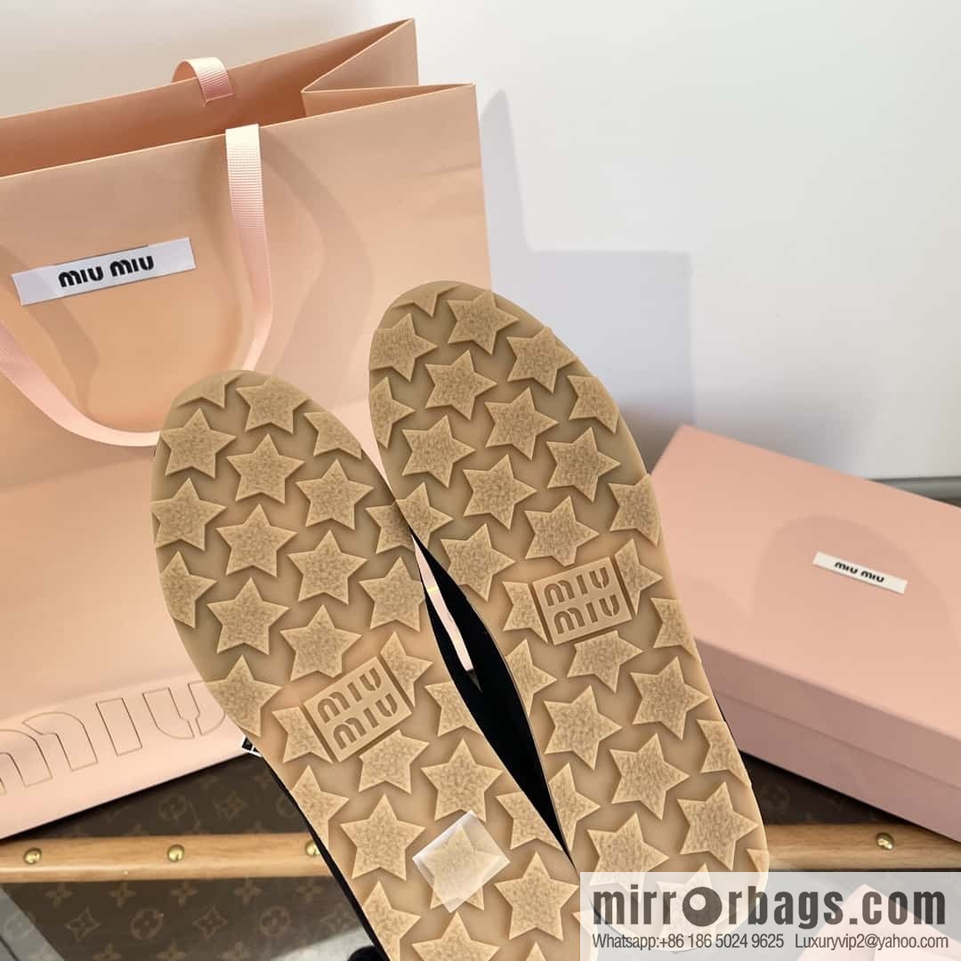 MIUMIU Miu Miu Early spring flat-soled lace-up Forrest training shoes