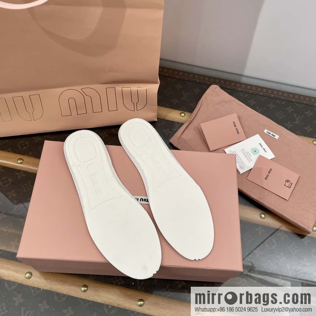 MIUMIU Miu Miu Early spring flat-soled lace-up Forrest training shoes