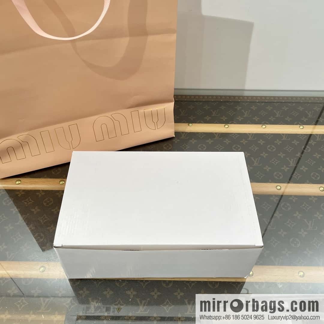 MIUMIU Miu Miu Early spring flat-soled lace-up Forrest training shoes
