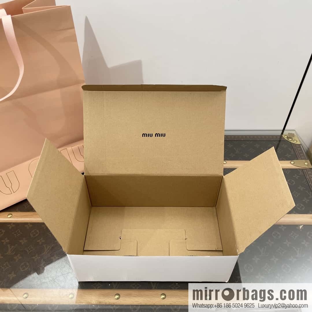 MIUMIU Miu Miu Early spring flat-soled lace-up Forrest training shoes