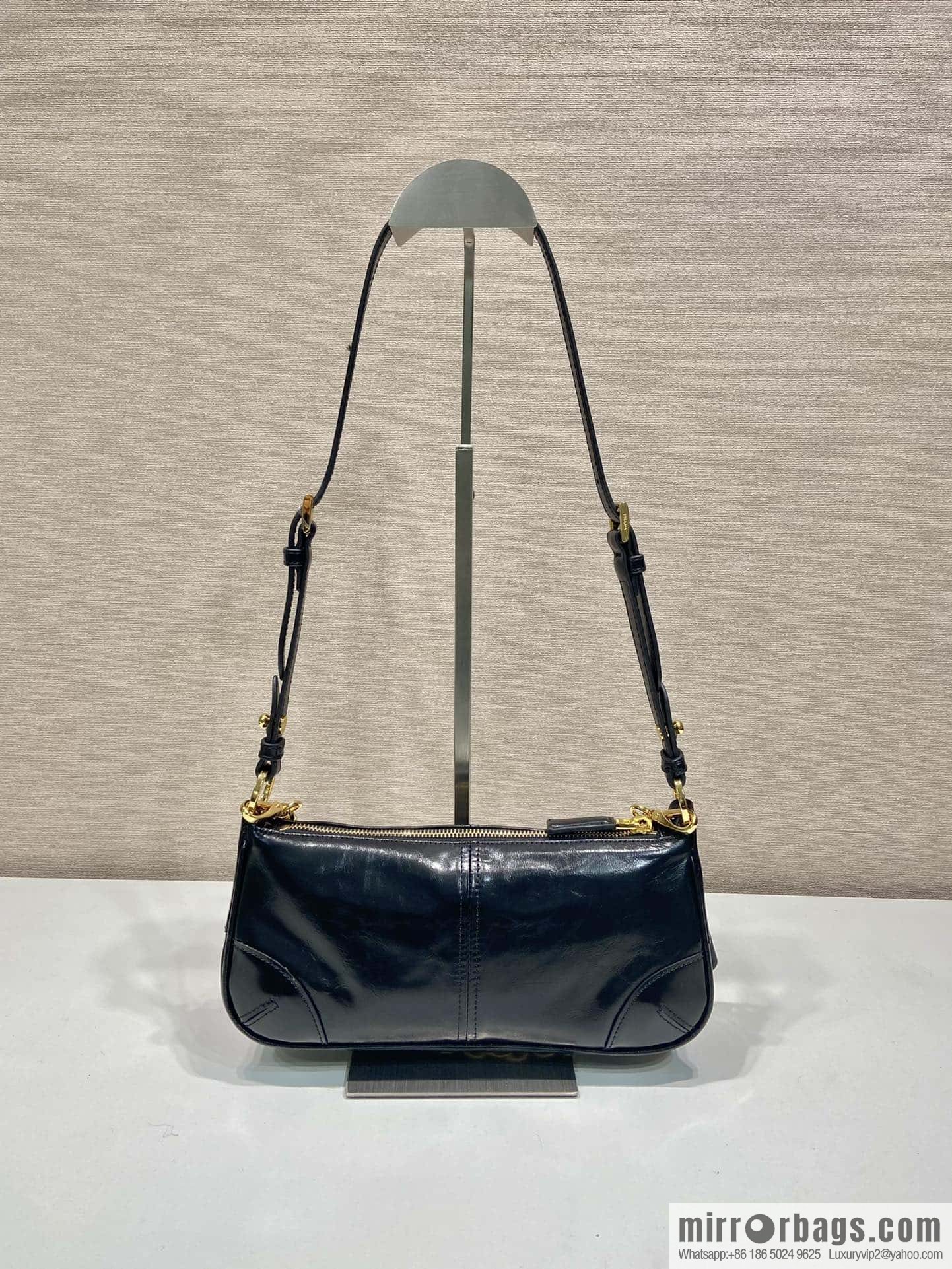 PRADA new armpit bag 🎉 1BC221 black