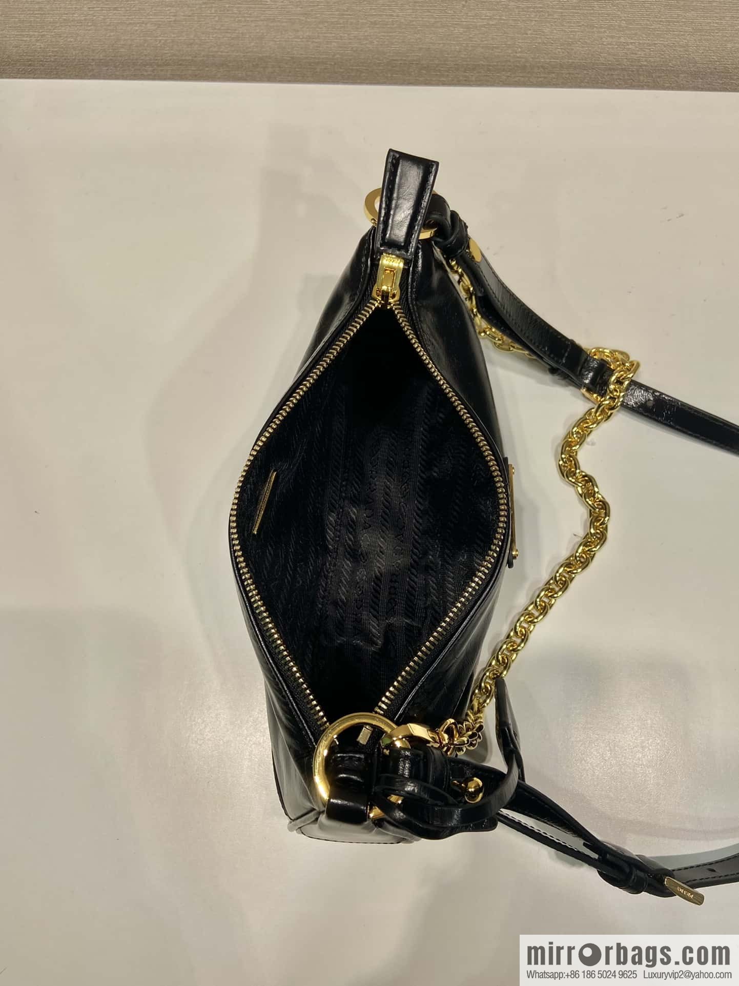 PRADA new armpit bag 🎉 1BC221 black