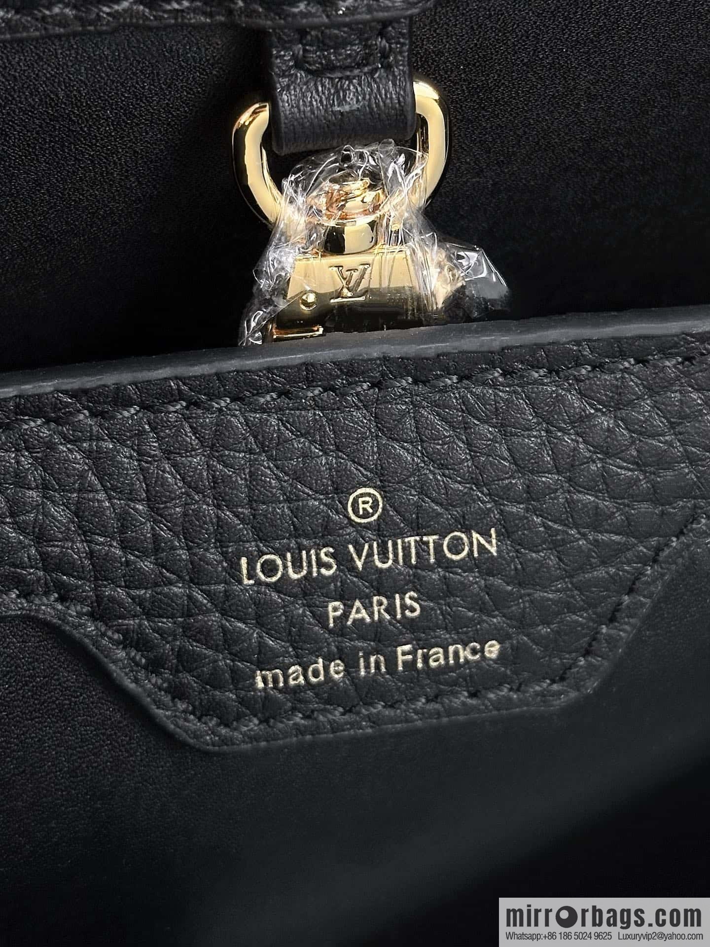 LV M54663 Capucines MM