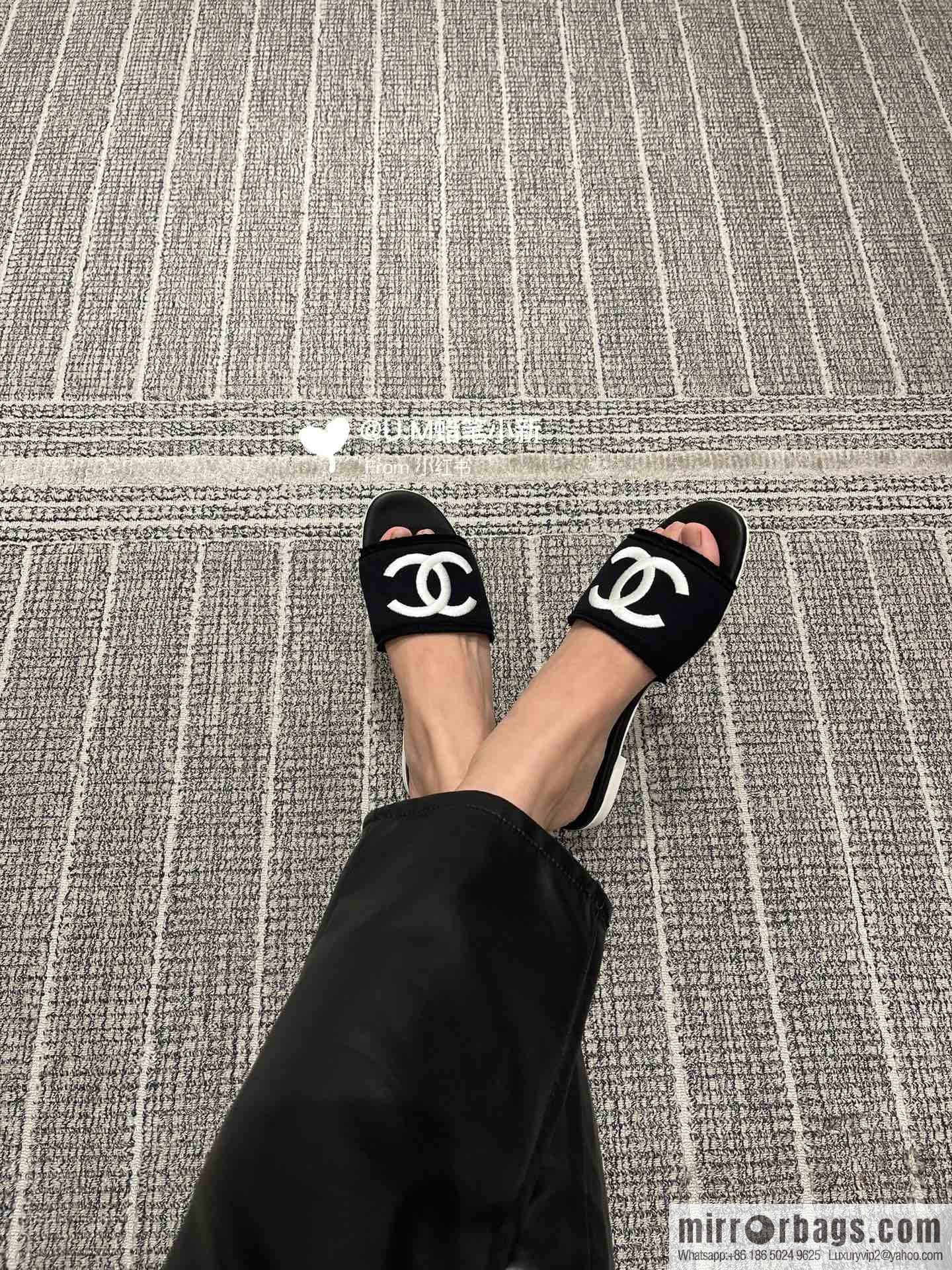 CHANEL Xiaoxiang spring and summer double logo embroidered slippers