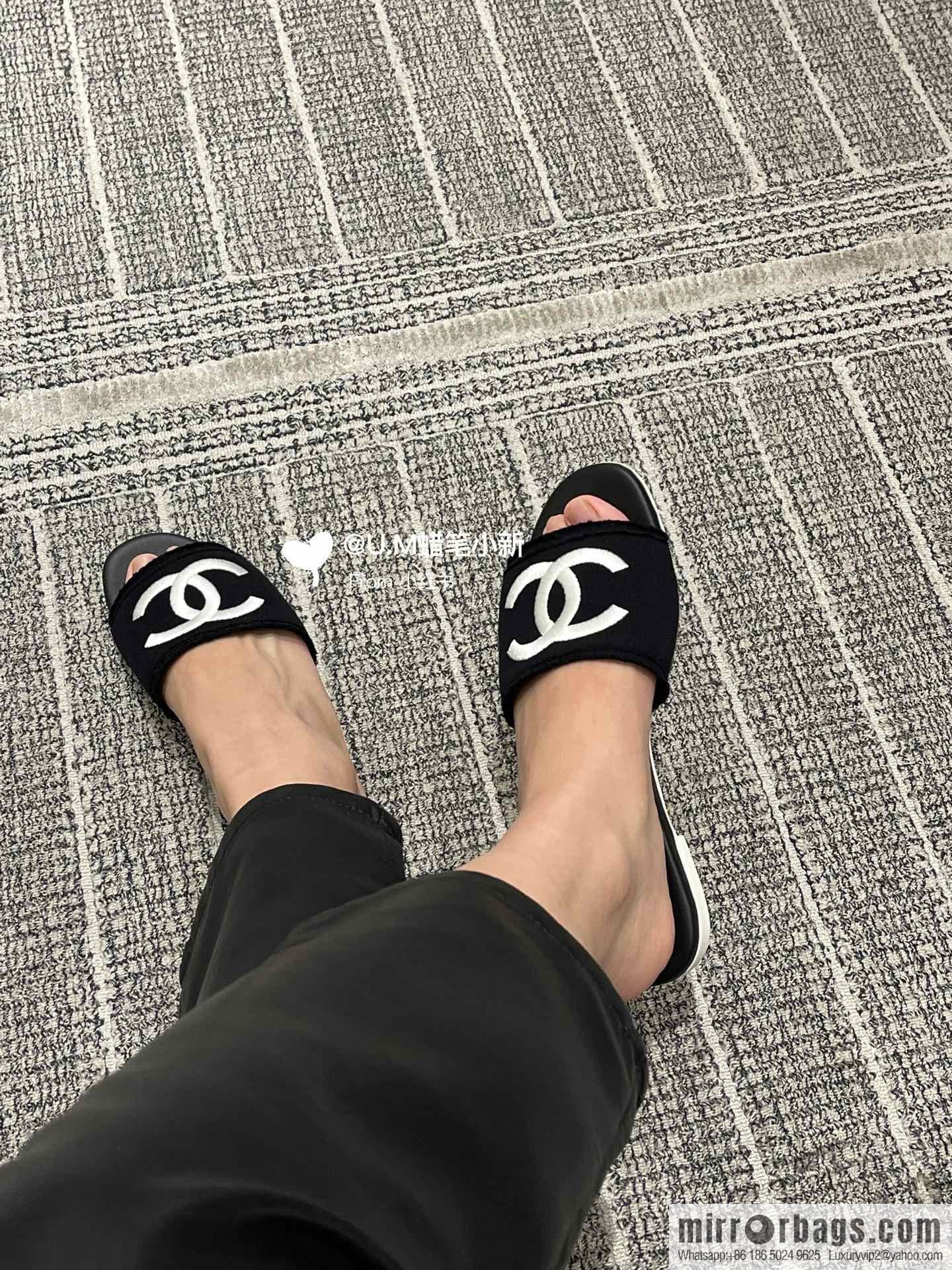 CHANEL Xiaoxiang spring and summer double logo embroidered slippers