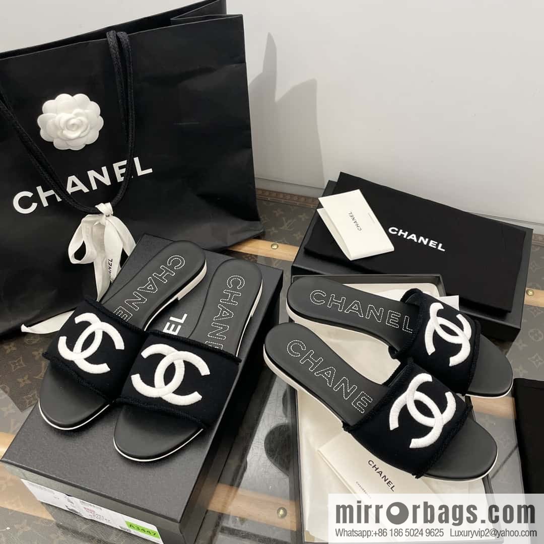 CHANEL Xiaoxiang spring and summer double logo embroidered slippers