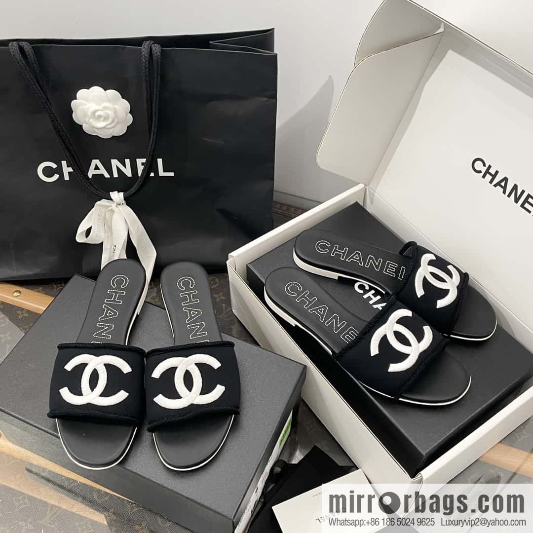CHANEL Xiaoxiang spring and summer double logo embroidered slippers