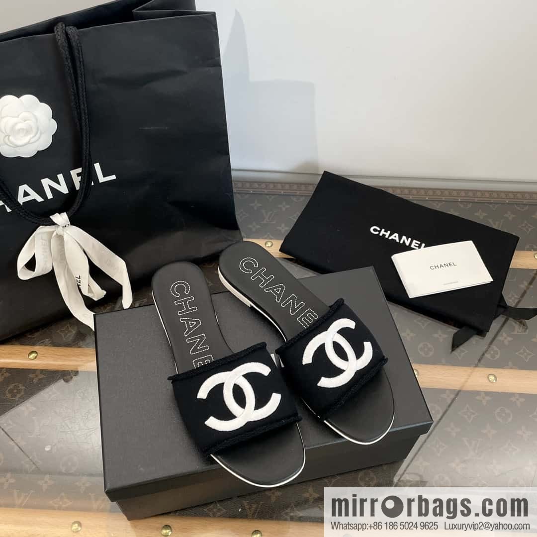 CHANEL Xiaoxiang spring and summer double logo embroidered slippers