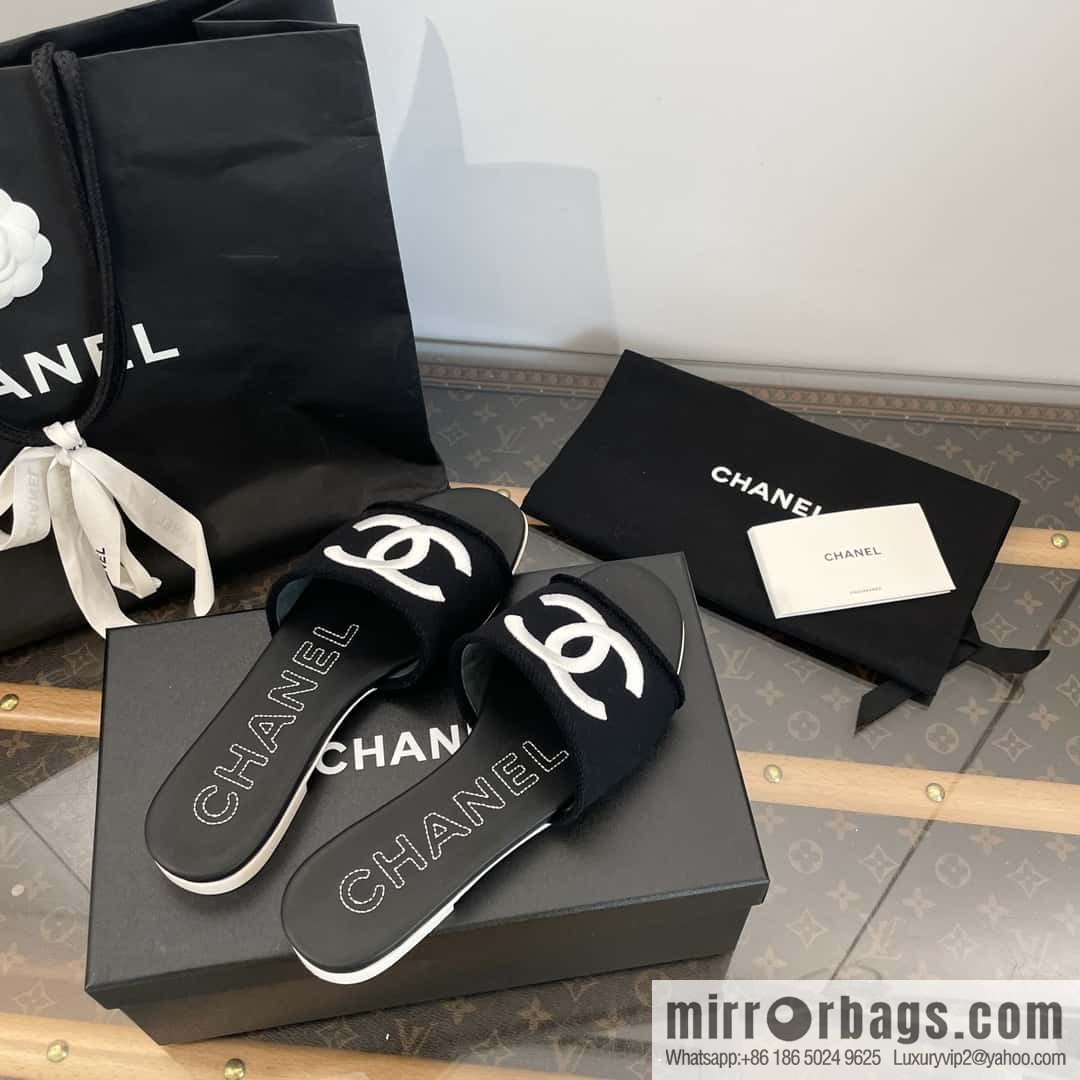 CHANEL Xiaoxiang spring and summer double logo embroidered slippers