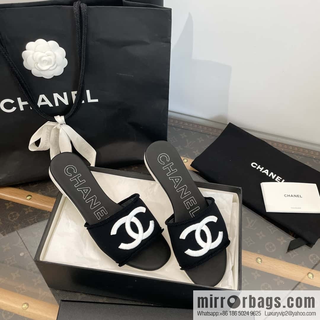 CHANEL Xiaoxiang spring and summer double logo embroidered slippers