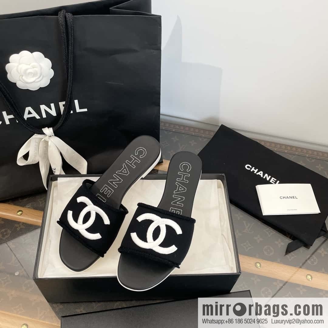 CHANEL Xiaoxiang spring and summer double logo embroidered slippers