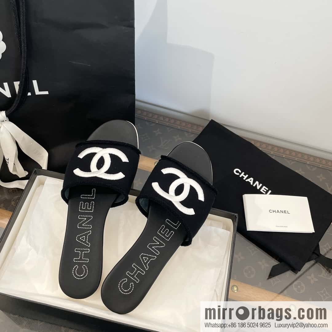 CHANEL Xiaoxiang spring and summer double logo embroidered slippers