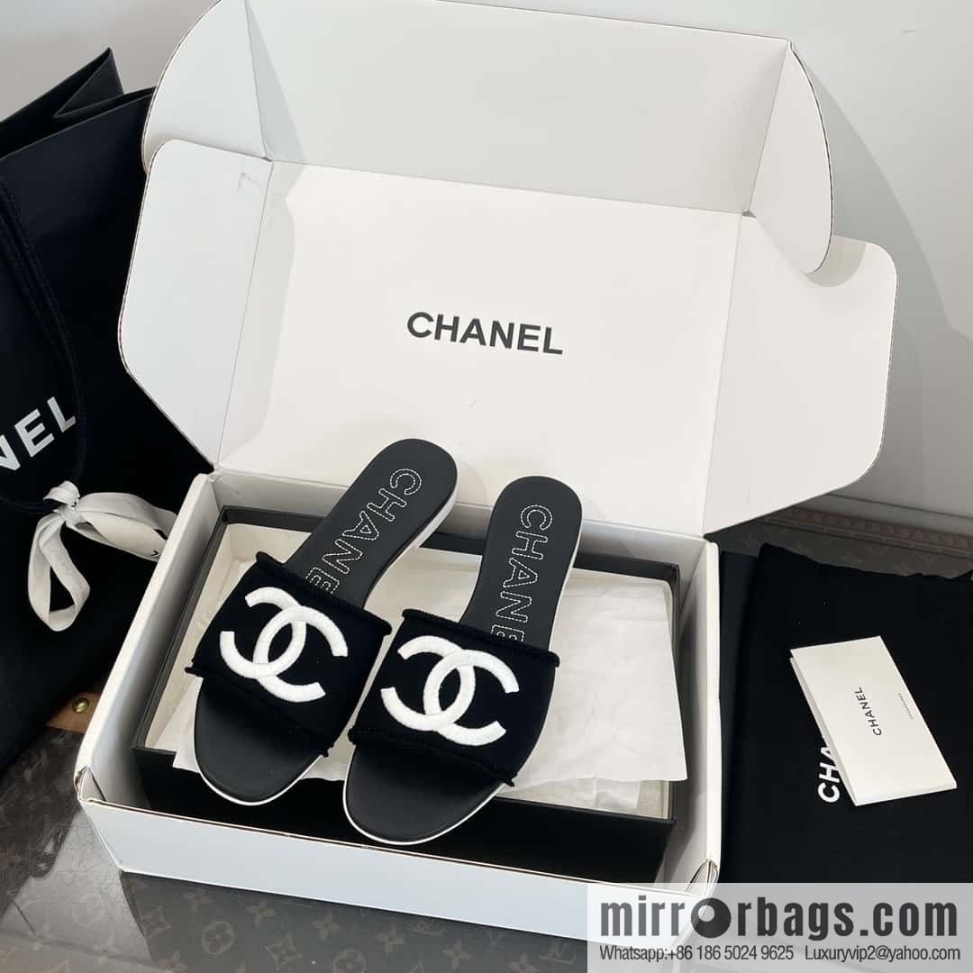 CHANEL Xiaoxiang spring and summer double logo embroidered slippers