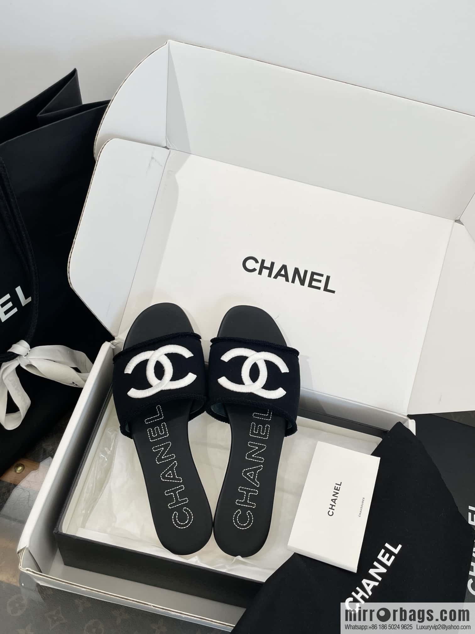 CHANEL Xiaoxiang spring and summer double logo embroidered slippers