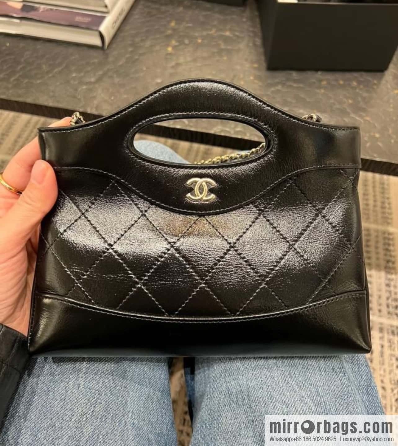 CHANEL 24C horizontal 31bagmini AS3656 black