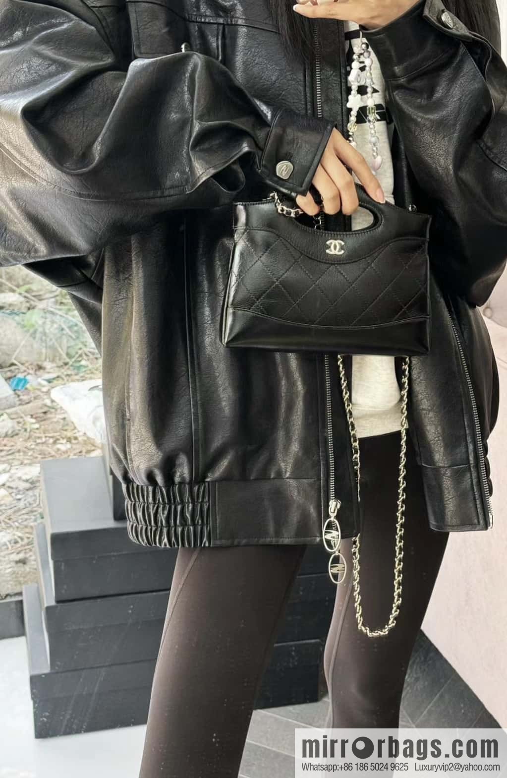 CHANEL 24C horizontal 31bagmini AS3656 black