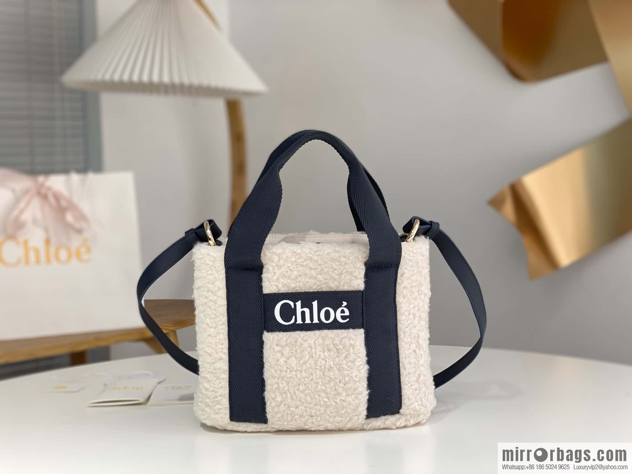 Chloe Woody Lamb Feather Tote 25CM