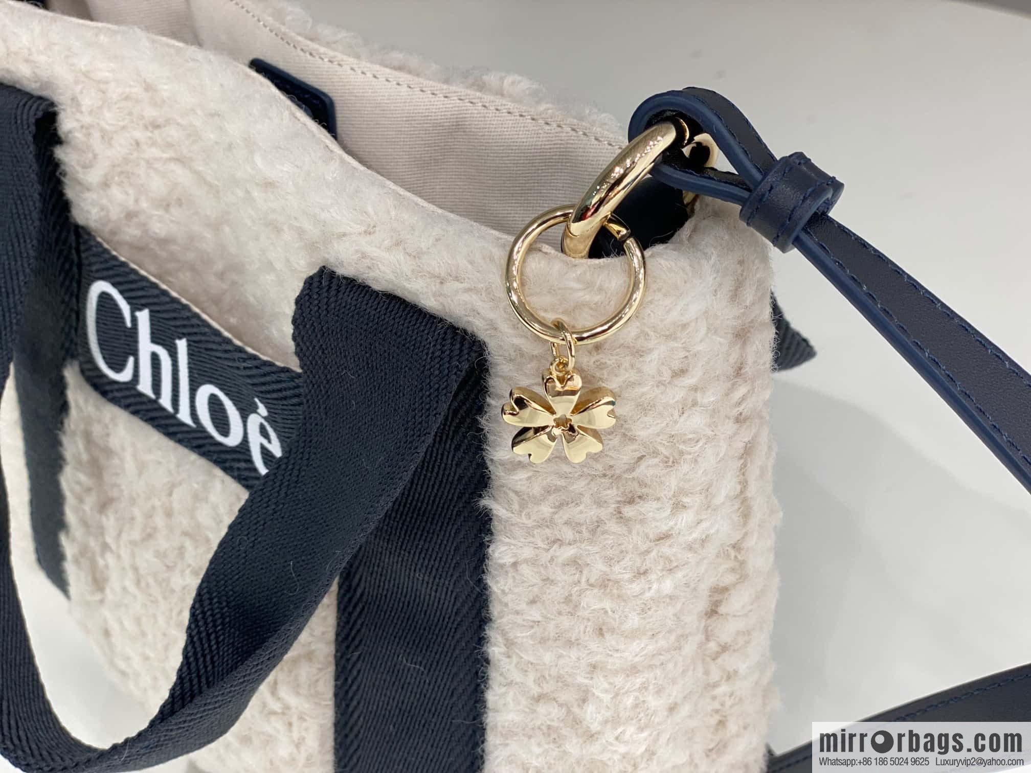 Chloe Woody Lamb Feather Tote 25CM