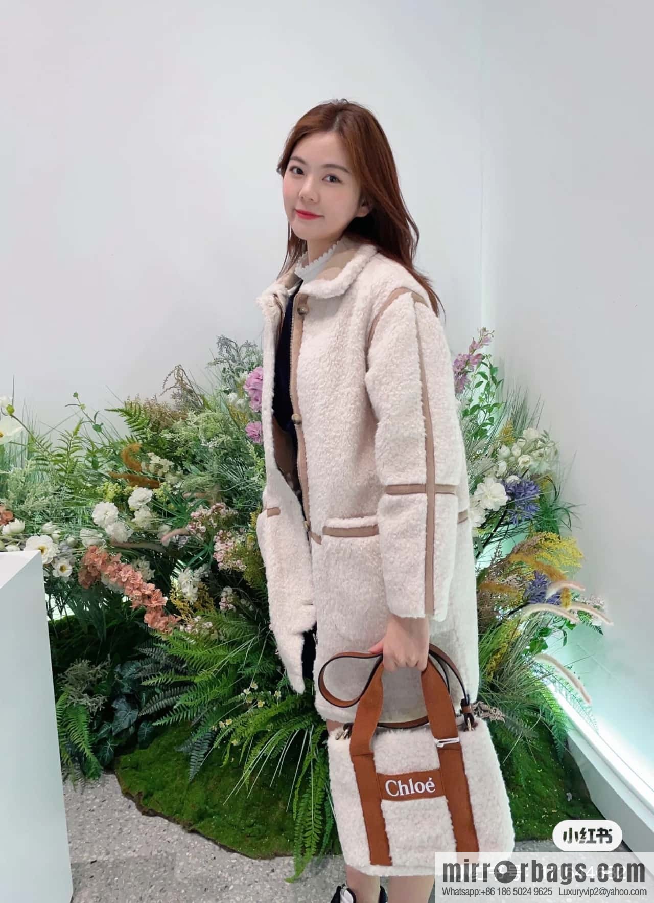 Chloe Woody Lamb Feather Tote Bag, Brown 25CM