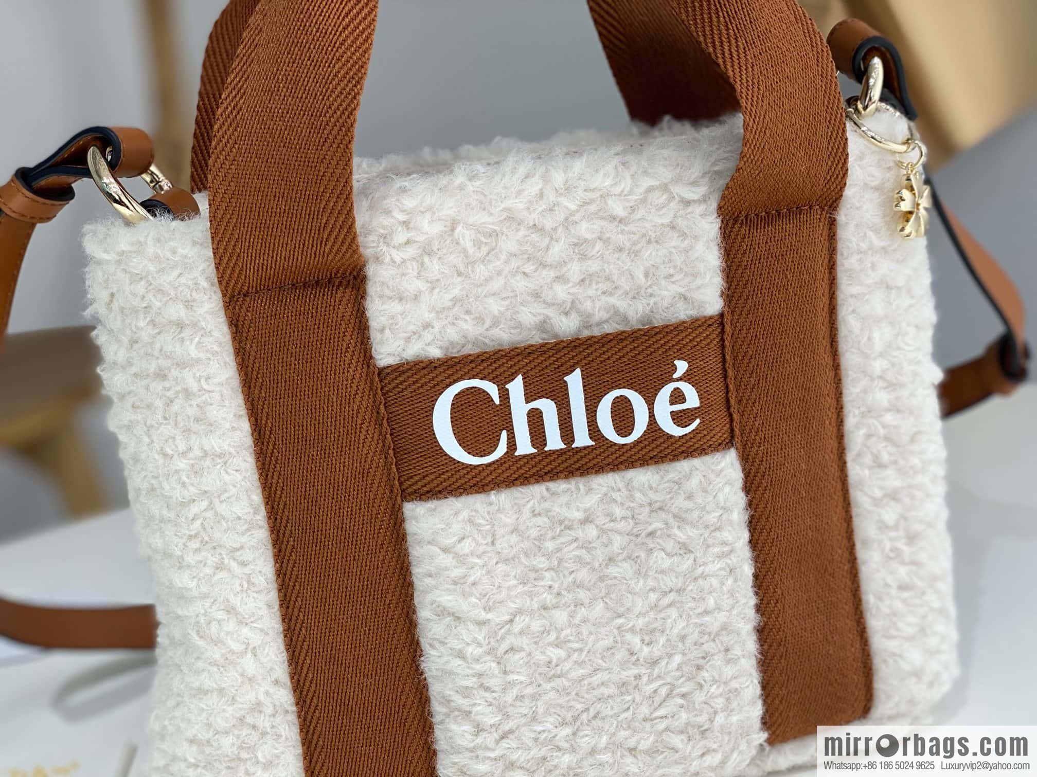 Chloe Woody Lamb Feather Tote Bag, Brown 25CM