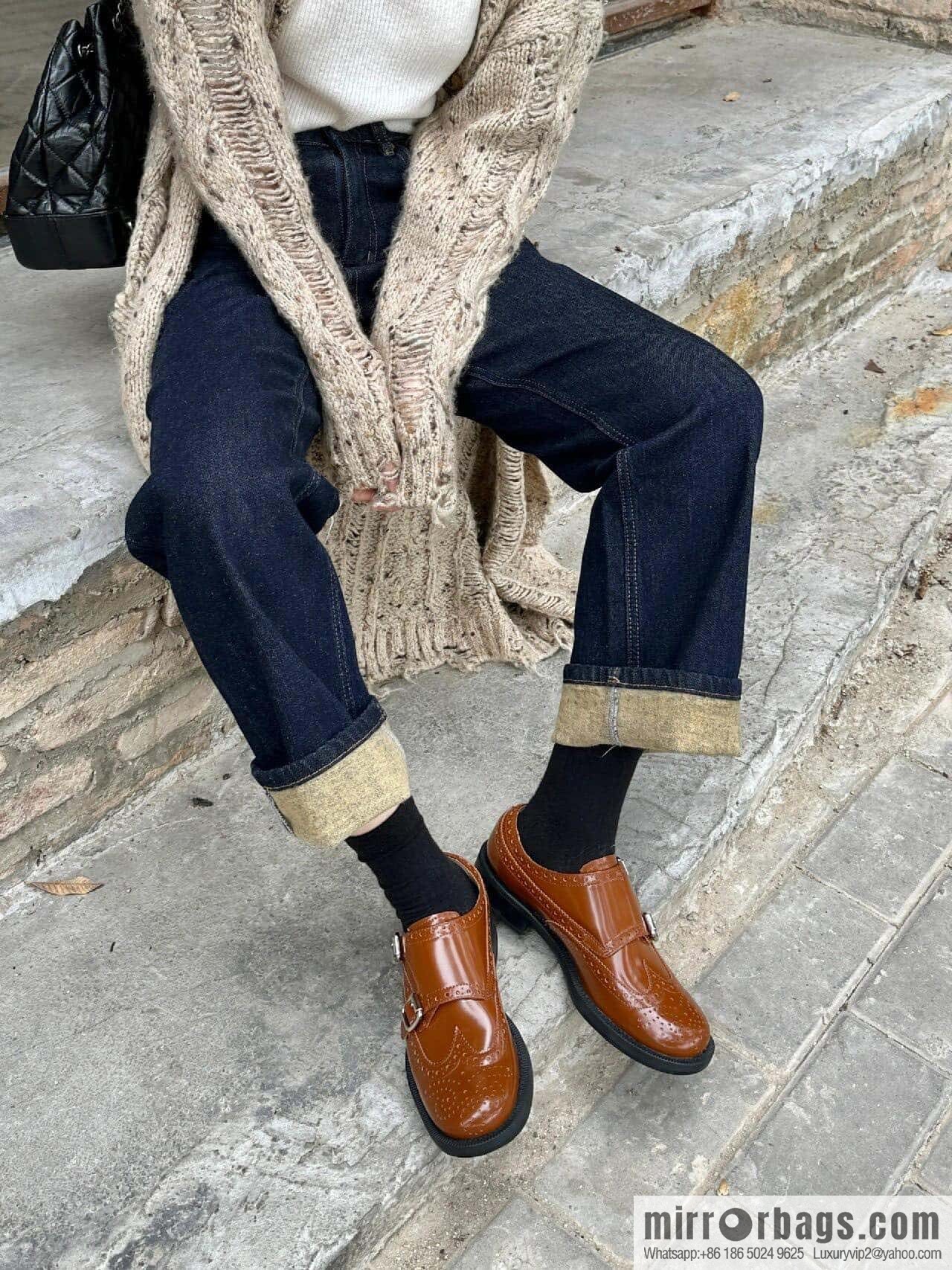 𝐂𝐡𝐮𝐫𝐜𝐡’𝐬 𝐱 𝐌𝐢𝐮 𝐌𝐢𝐮||𝟐𝟎𝟐𝟑 joint Brock carved Oxford small leather shoes