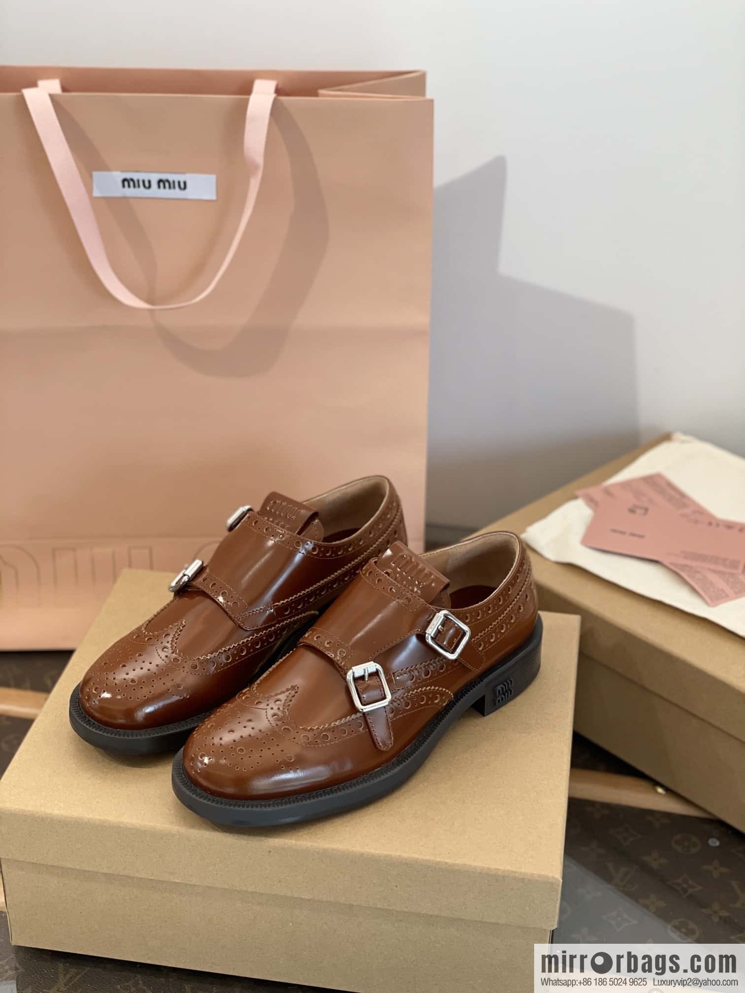 𝐂𝐡𝐮𝐫𝐜𝐡’𝐬 𝐱 𝐌𝐢𝐮 𝐌𝐢𝐮||𝟐𝟎𝟐𝟑 joint Brock carved Oxford small leather shoes