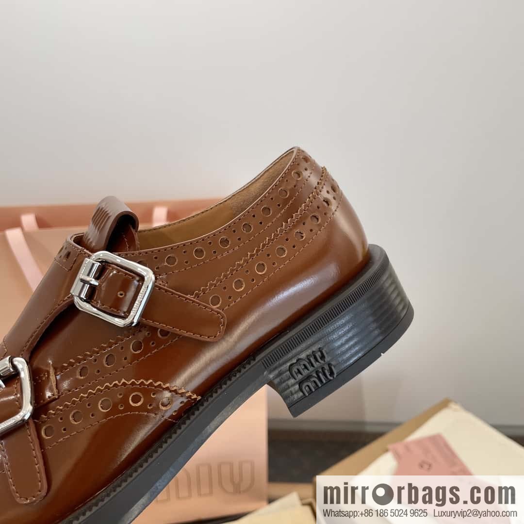𝐂𝐡𝐮𝐫𝐜𝐡’𝐬 𝐱 𝐌𝐢𝐮 𝐌𝐢𝐮||𝟐𝟎𝟐𝟑 joint Brock carved Oxford small leather shoes