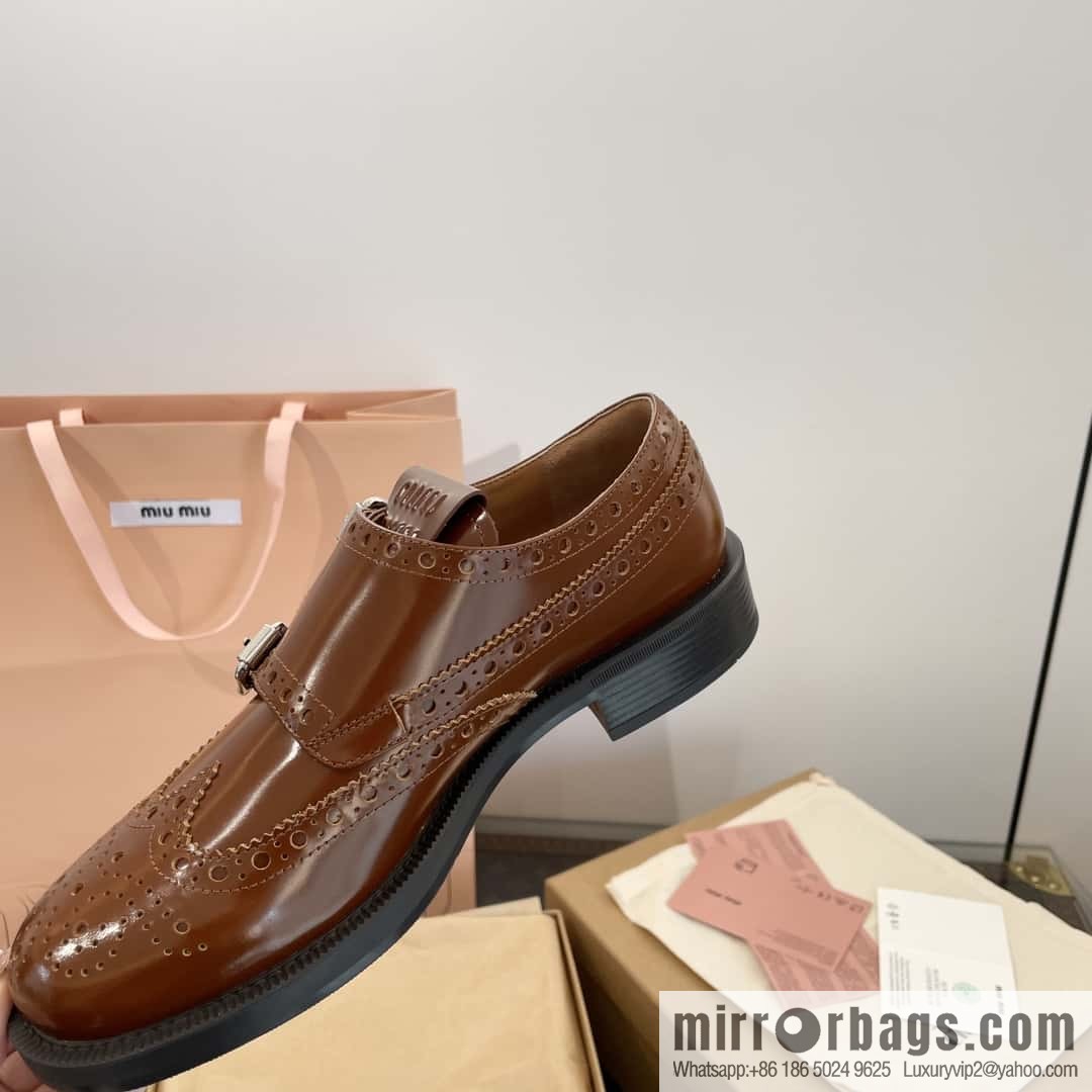 𝐂𝐡𝐮𝐫𝐜𝐡’𝐬 𝐱 𝐌𝐢𝐮 𝐌𝐢𝐮||𝟐𝟎𝟐𝟑 joint Brock carved Oxford small leather shoes