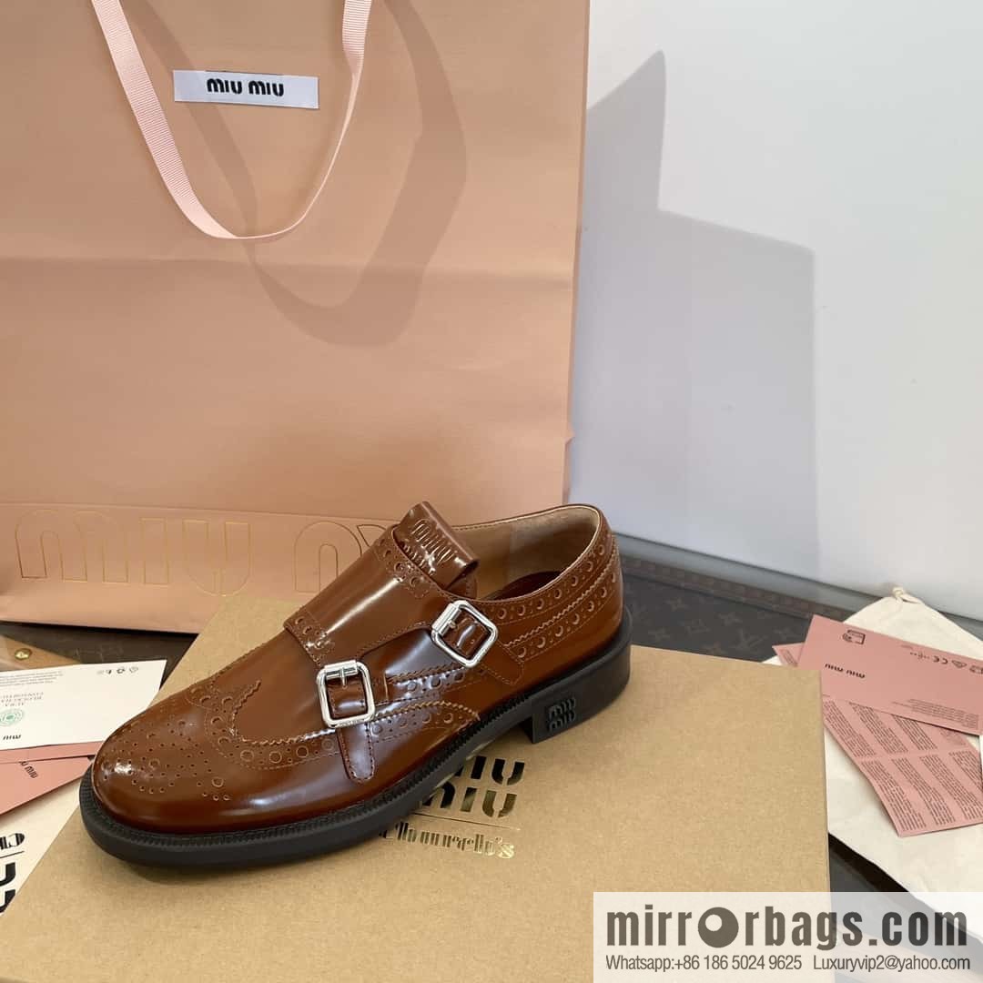 𝐂𝐡𝐮𝐫𝐜𝐡’𝐬 𝐱 𝐌𝐢𝐮 𝐌𝐢𝐮||𝟐𝟎𝟐𝟑 joint Brock carved Oxford small leather shoes